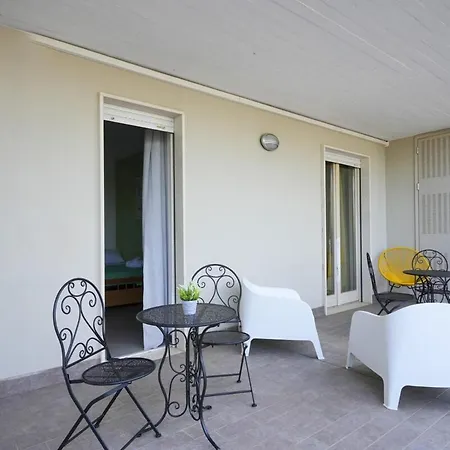 Skygate Airport Terrace Apartmán *